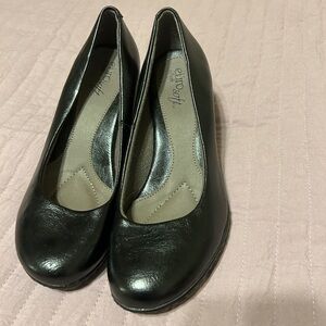 Like New Eurosoft by Sofft black heels